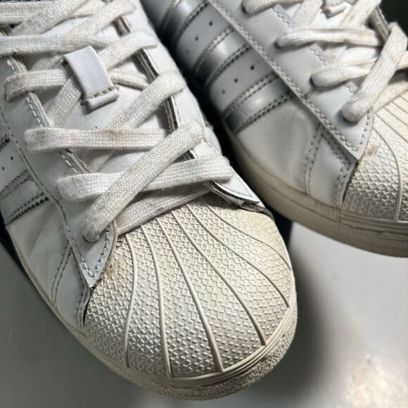 Adidas Superstar Womens Size 6 White & Silver Metallic - Picture 9 of 12